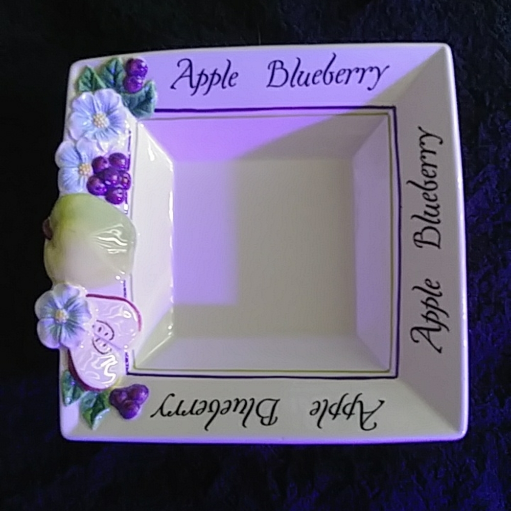 🪞🧴 Fun Fruit Dish